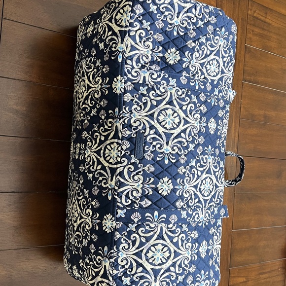 ❤️ Vera Bradley Large Traveler Duffel Bag - Picture 6 of 13